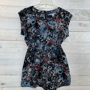 Peplum maternity top with tie